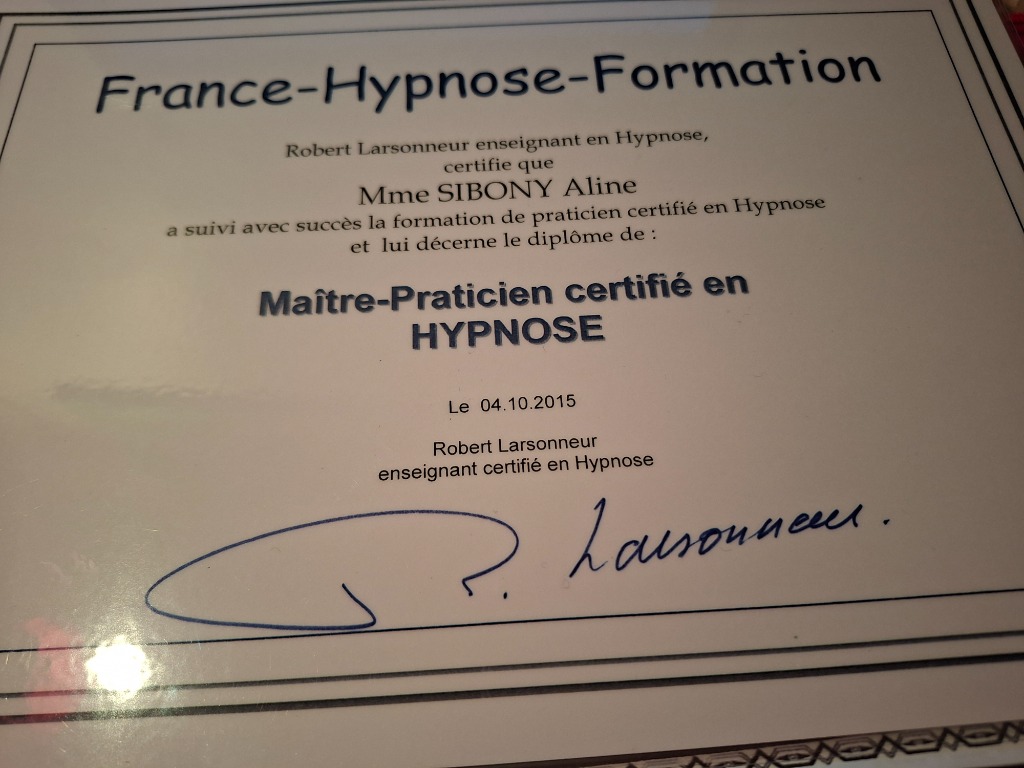 photo diplome Aline sibony hypnose