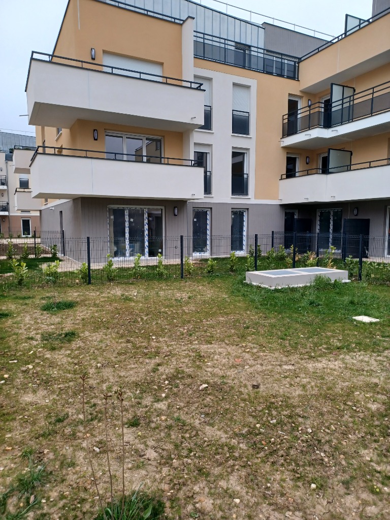 photo cabinet Hermance Larissa NDOUNGA