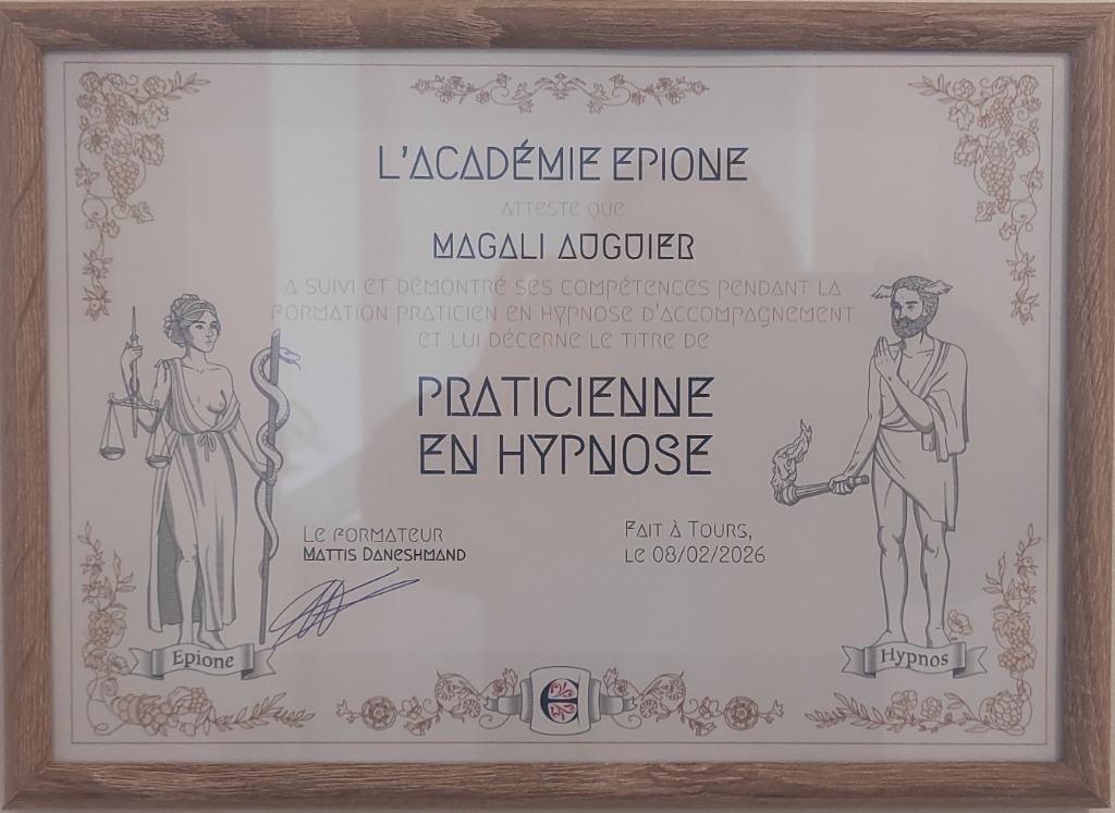 photo diplome Magali Hypnose 37
