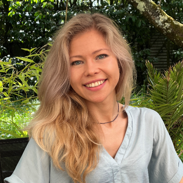 Anna Reznik Trinh 
