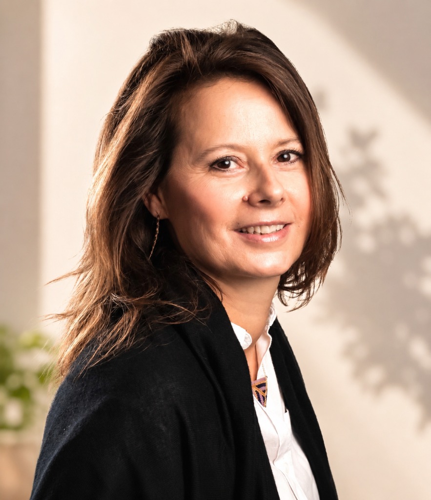 photo portrait Christiane Menneteau 🔗 christiane-menneteau.fr