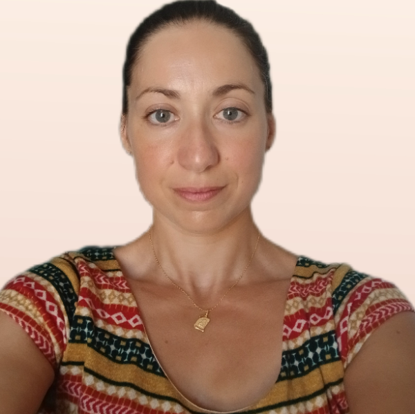 Claire SPANOS