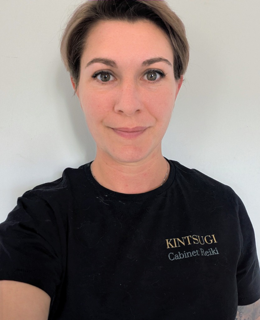 photo portrait Kintsugi Cabinet Reiki 