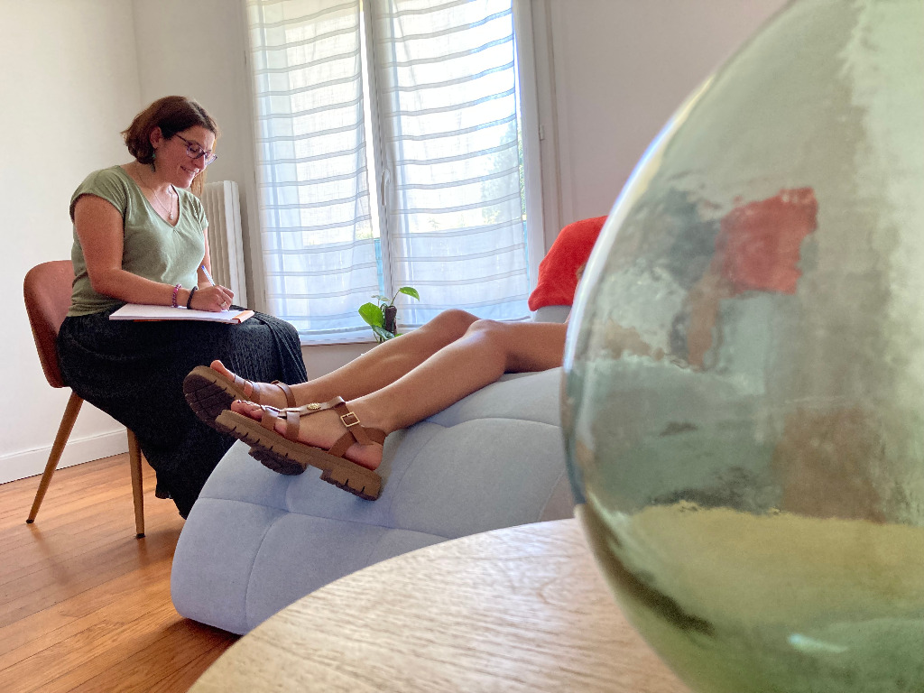 photo seance Perrine MORIN, Hypnose spéciale femmes