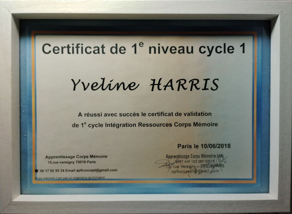 photo diplome Yveline HARRIS