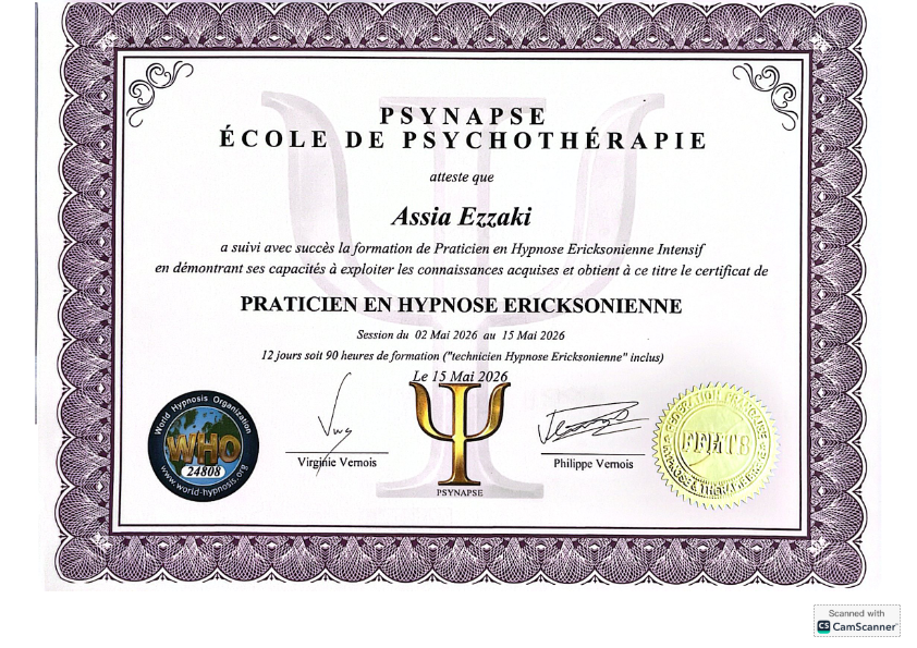 photo diplome Assia EZZAKI 