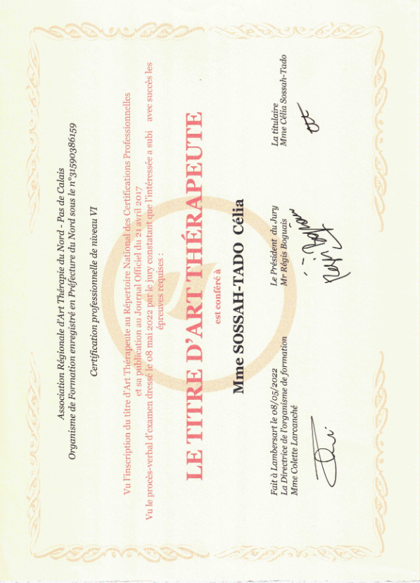photo diplome Célia SOSSAH-TADO