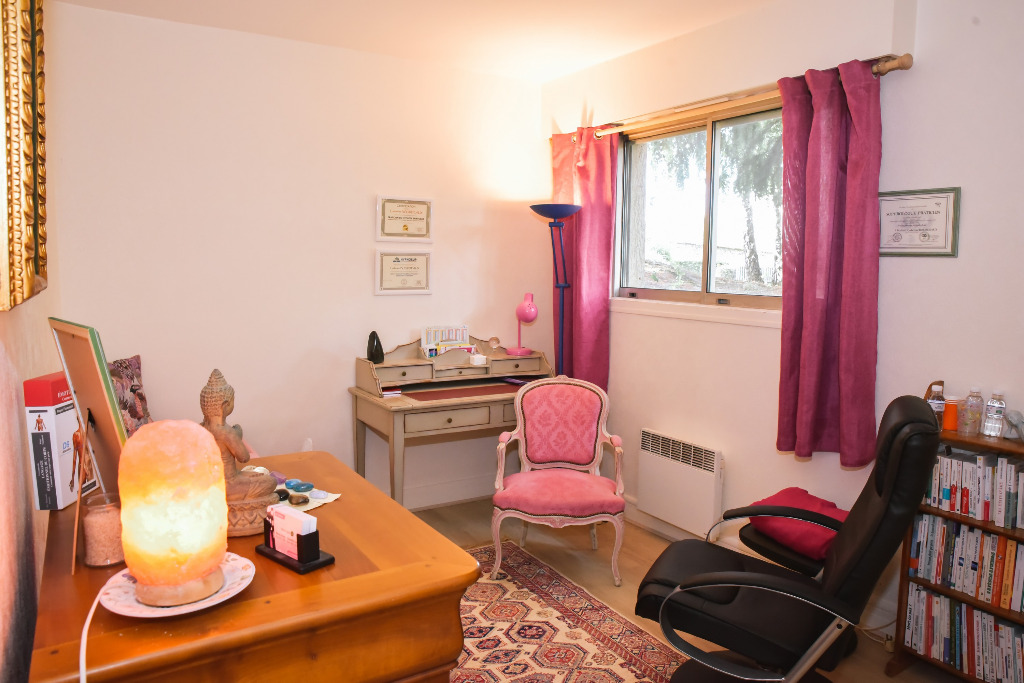 photo cabinet BOURDEAUX Catherine