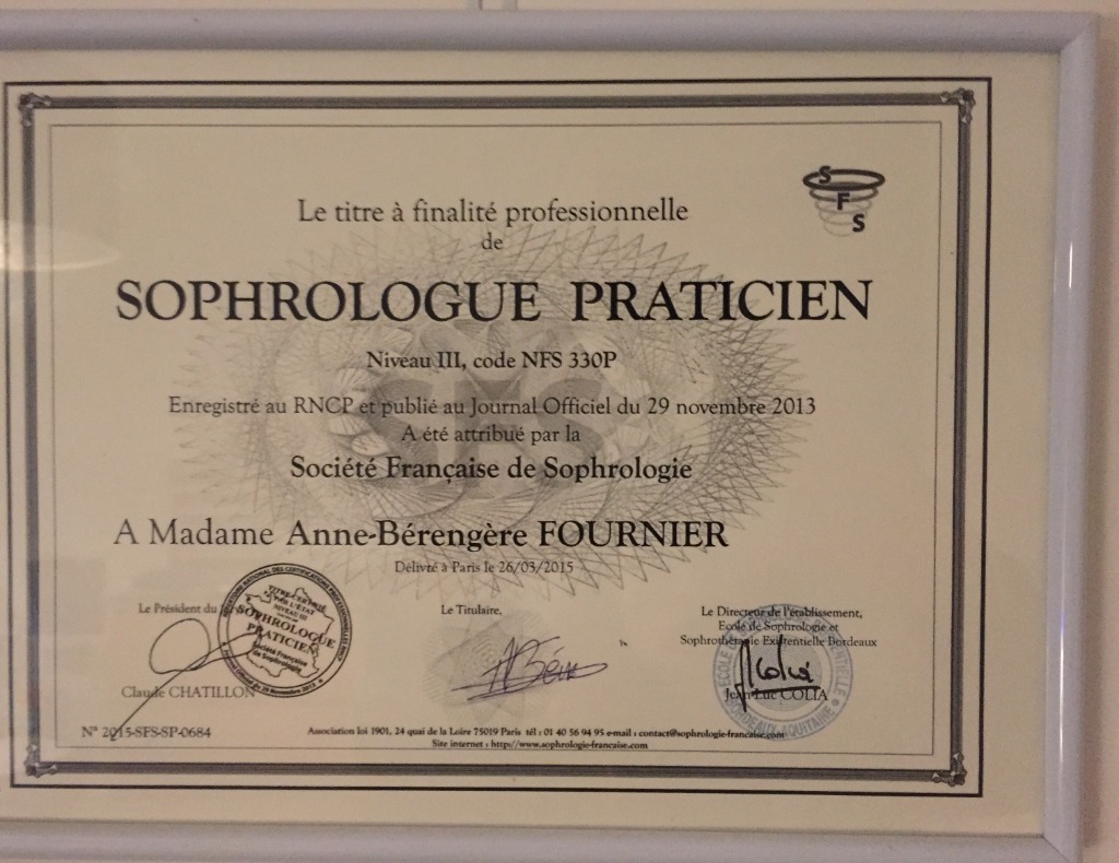 photo diplome Anne-Bérangère CADILLON FOURNIER