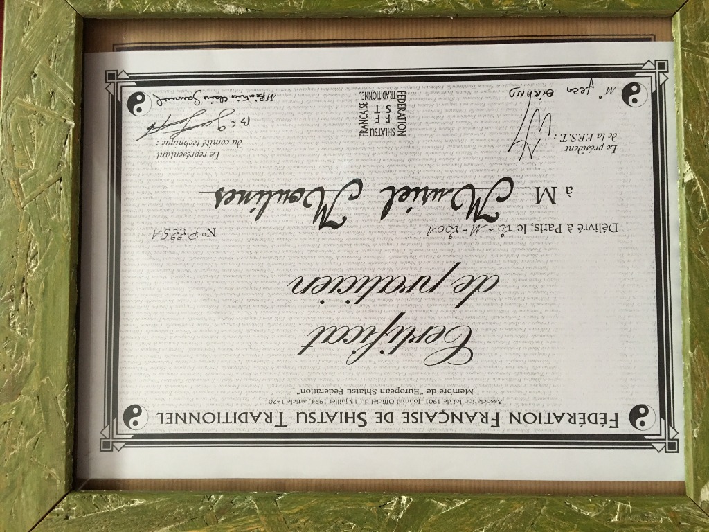 photo diplome Ecole lyonnaise de Shiatsu Moulines Muriel