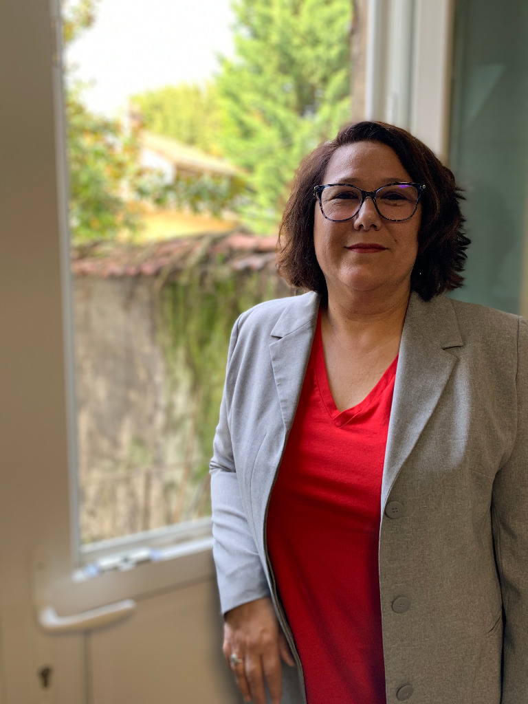 photo portrait Isabelle Saint-Remy (en cabinet ou en visio)