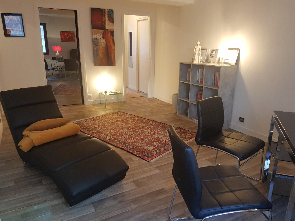 photo cabinet JAQUES ISABELLE