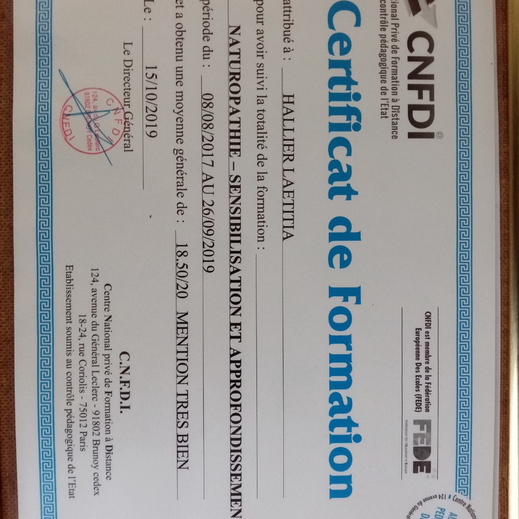 photo diplome Laetitia HALLIER