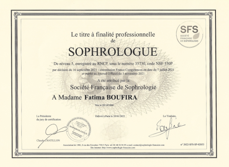 photo diplome Fatima Boufira