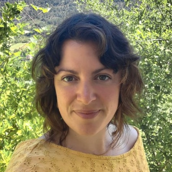 Emmanuelle Araujo Calçada