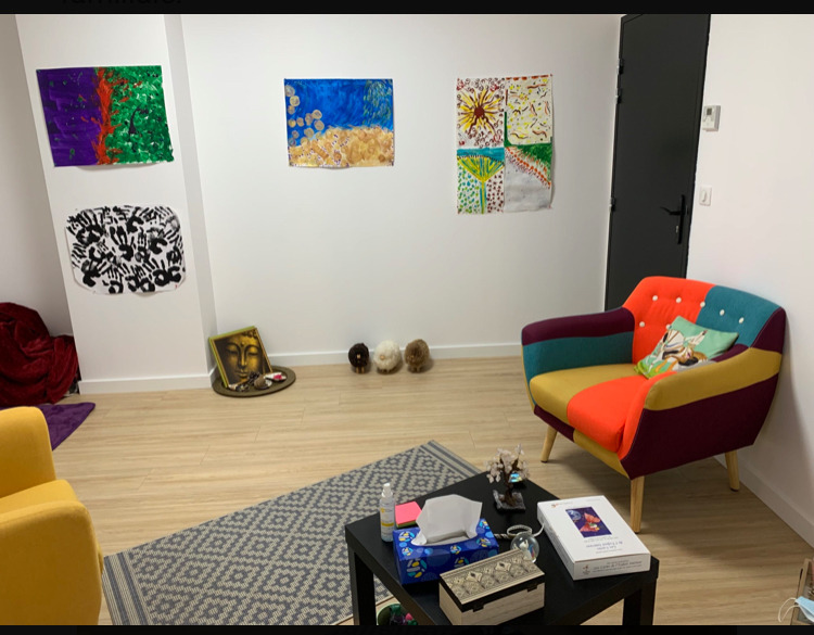 photo cabinet Nawel BENMAHIEDDINE