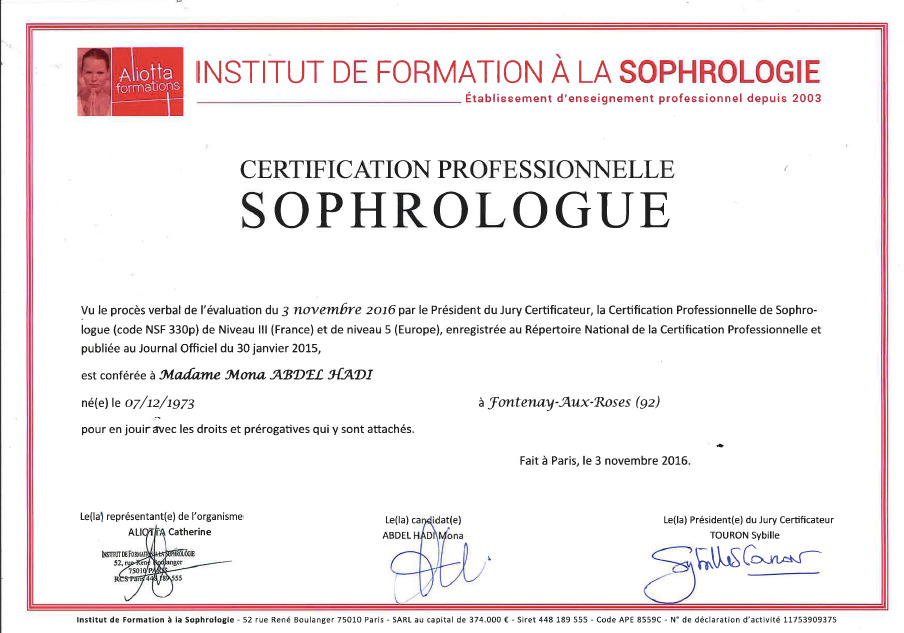 photo diplome Mona Abdel Hadi