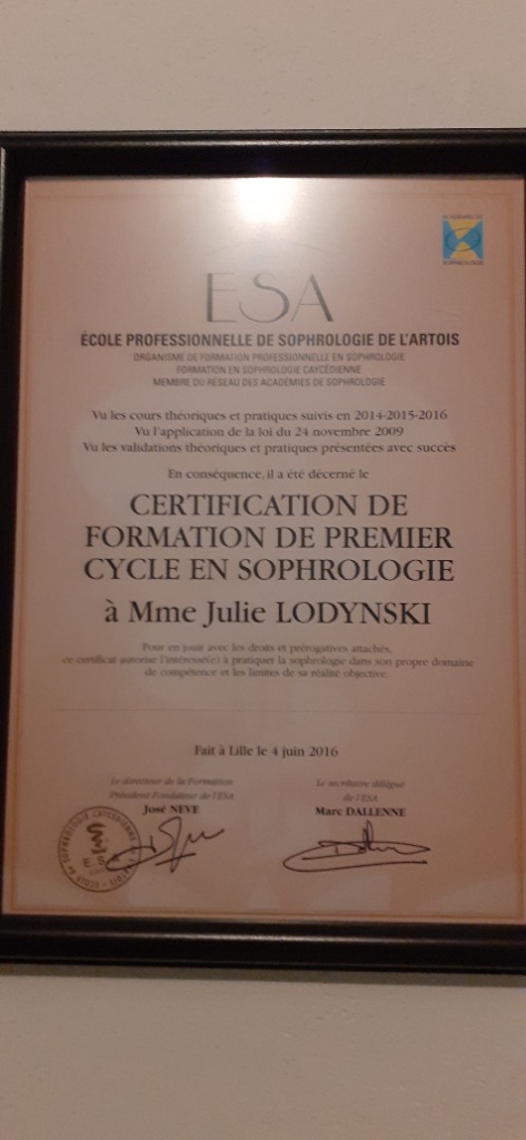 photo diplome Julie LODYNSKI