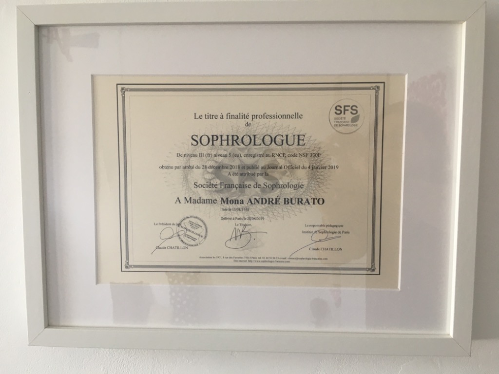 photo diplome Mona ANDRÉ 