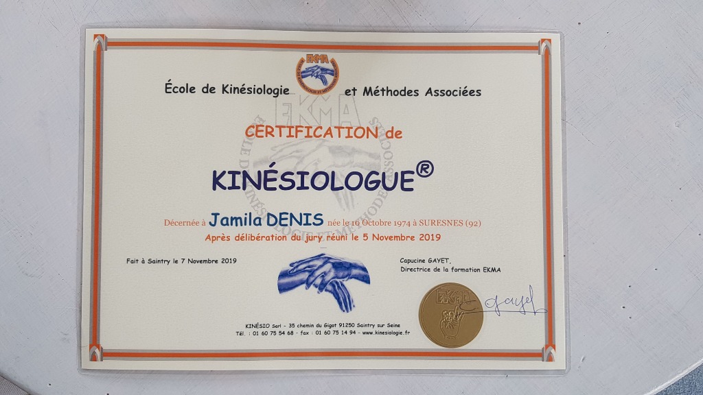 photo diplome jamila Denis