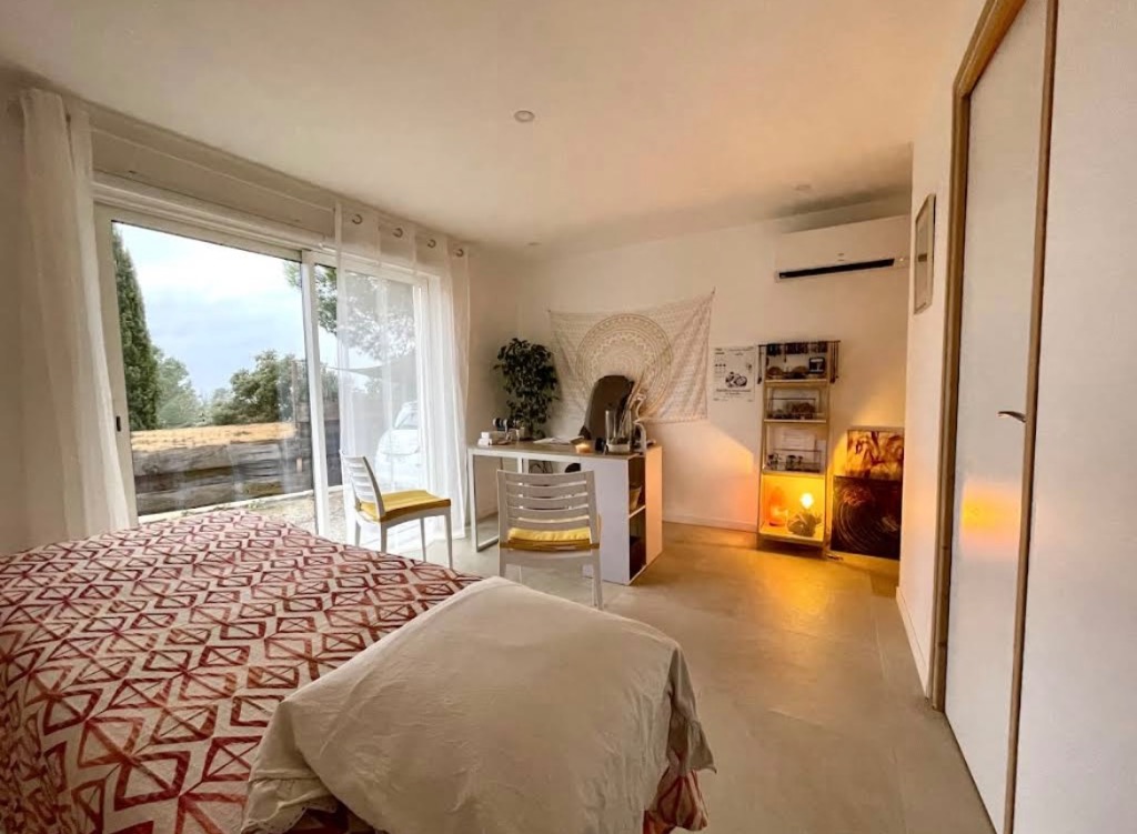 photo cabinet Alexandra Bisson