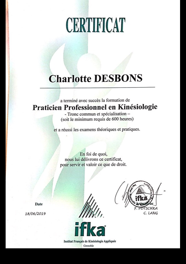 photo diplome Charlotte Desbons