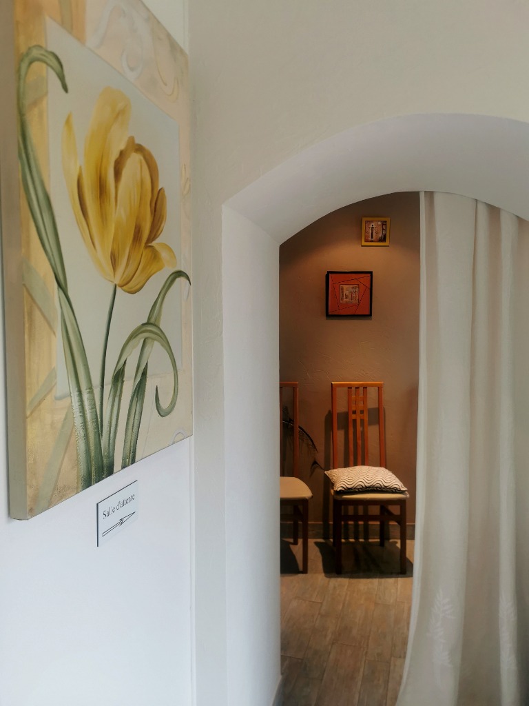 photo cabinet Carole James