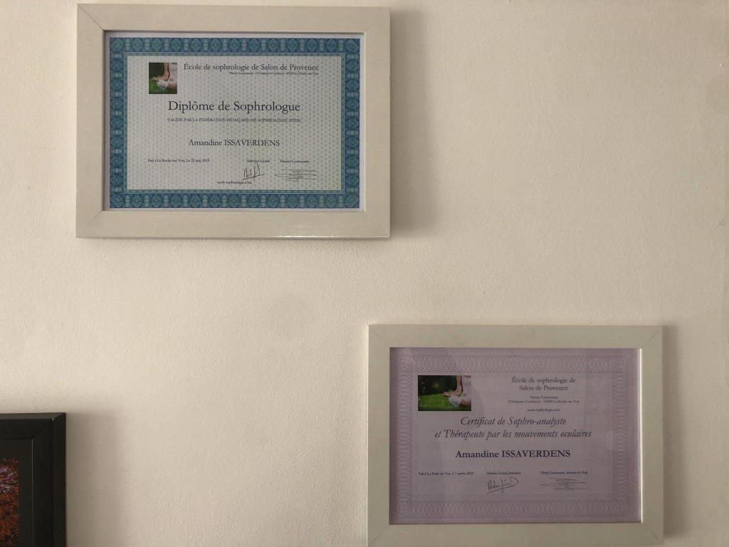 photo diplome Amandine Issaverdens 