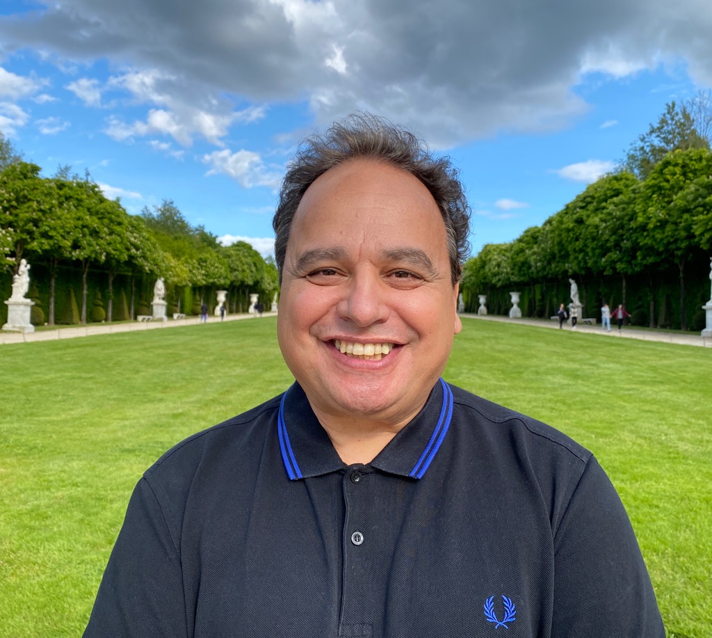 photo diplome Eric-Charles BOUHNIK