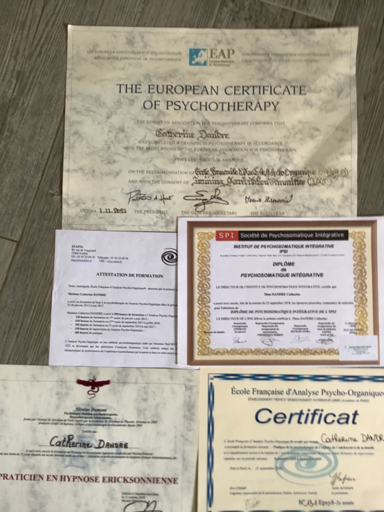 photo diplome Catherine Dandre Praticienne Psychothérapie