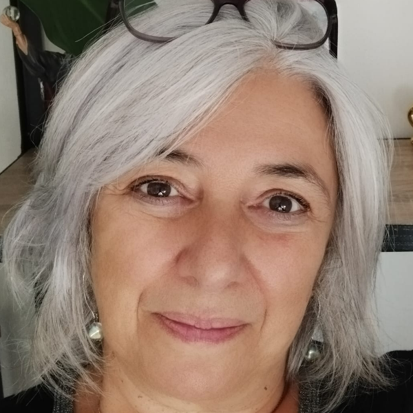 Caroline Pouches Praticienne Hymaï