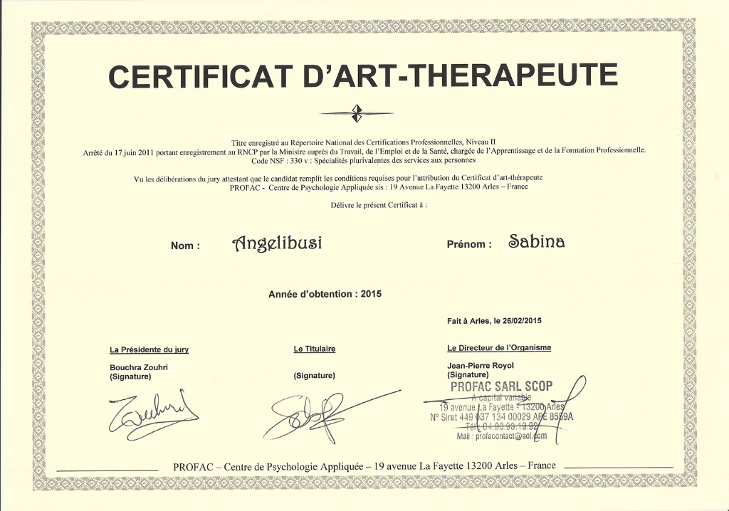 photo diplome Angelibusi Sabina