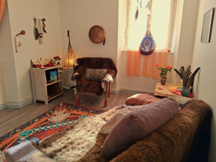 photo cabinet Sandra Gayraud Chamane Guérisseuse