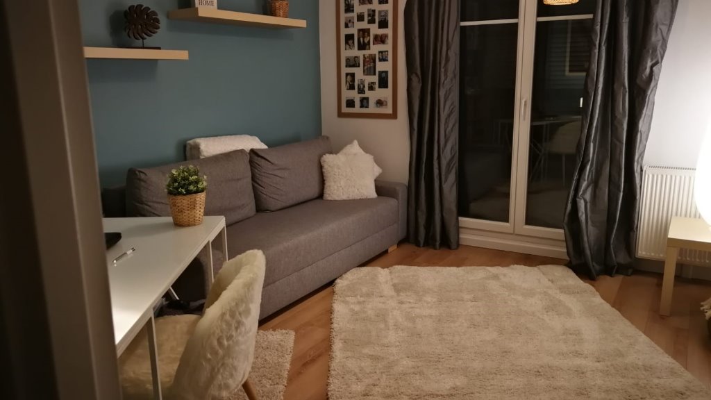 photo cabinet mandy POSTLETHWAITE MESROPIAN