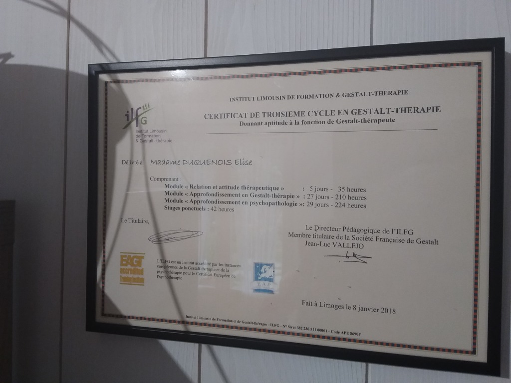 photo diplome elise Duquenois