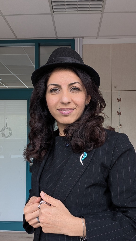 photo portrait Mona Junger Aghababaie