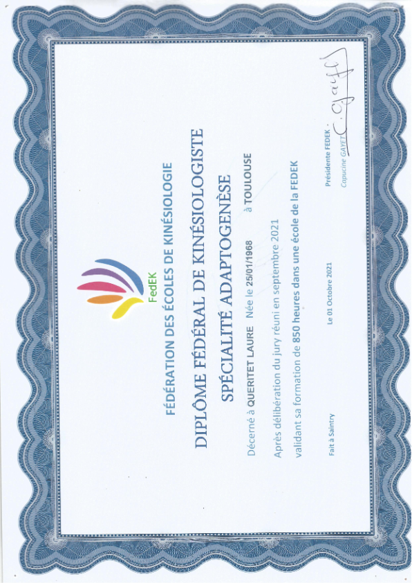 photo diplome Laure QUERITET cabinet Le Chat mi-zen