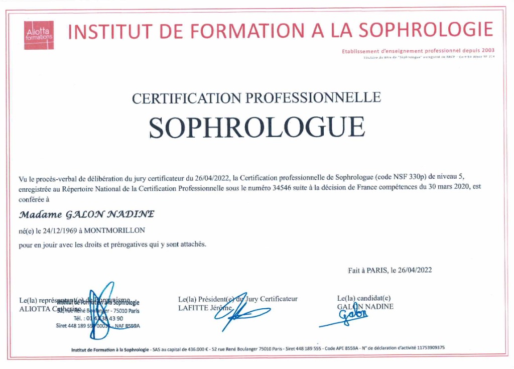 photo diplome Nadine GALON