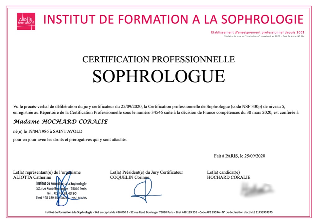 photo diplome Coralie HOCHARD 