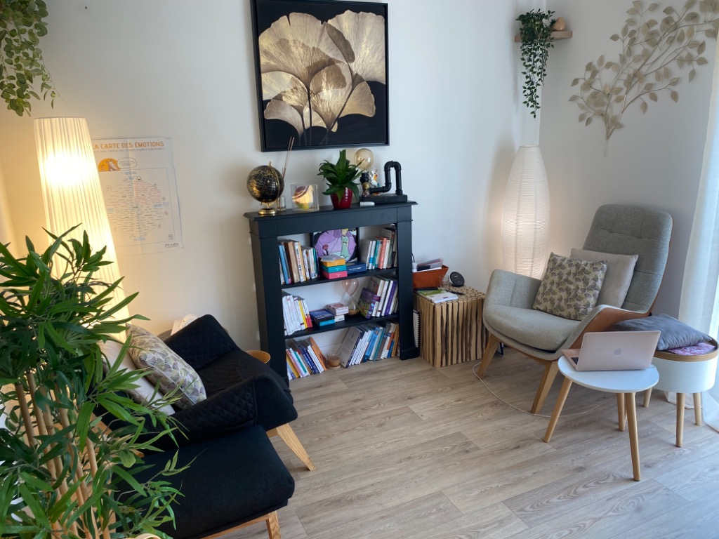 photo cabinet Carine LEVEL