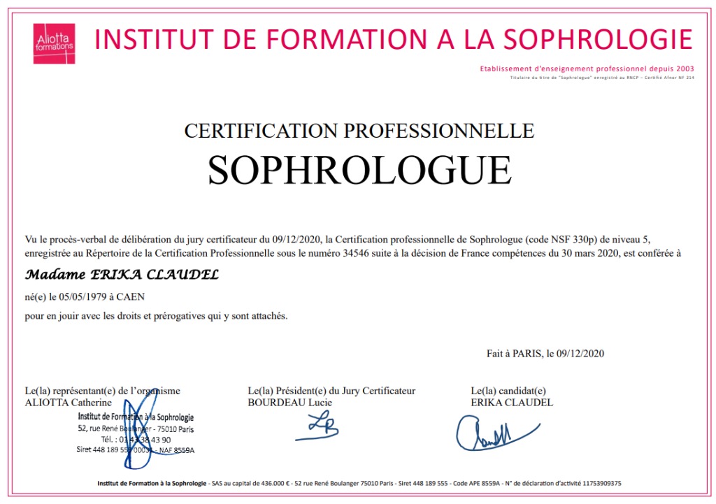 photo diplome Erika CLAUDEL