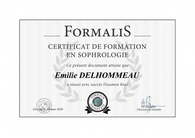 photo diplome Emilie Delhommeau