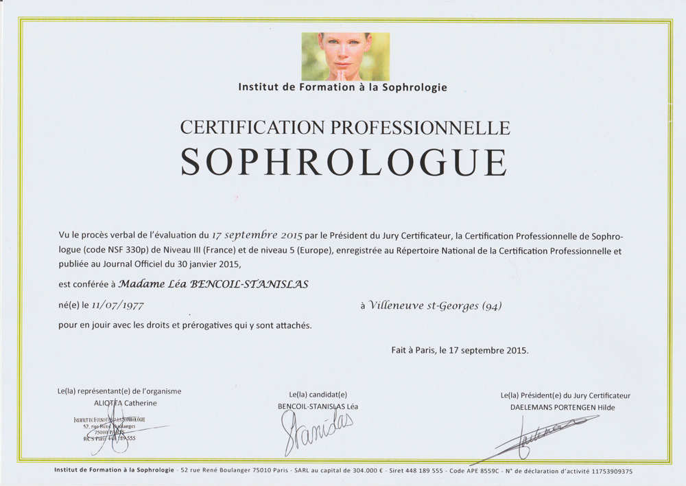 photo diplome Lea STANISLAS