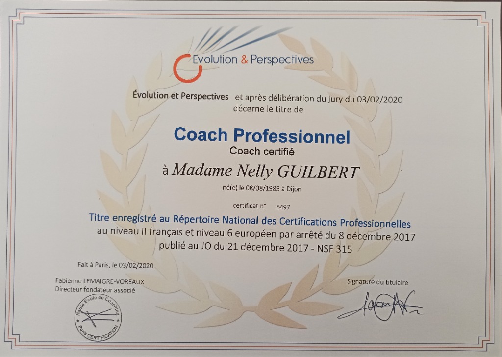 photo diplome Nelly Guilbert Coaching