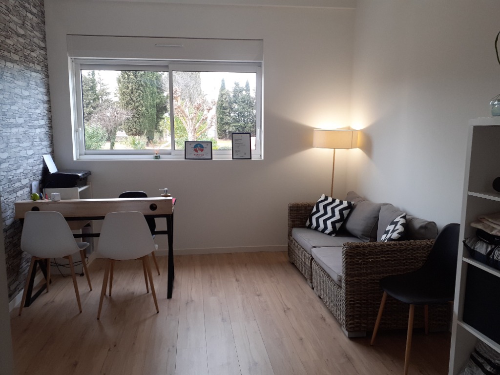 photo cabinet Stephanie MONTOURCY