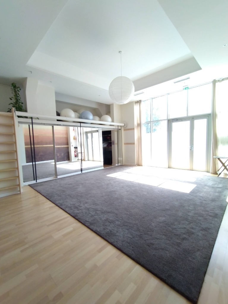 photo cabinet AMELIE AYADI