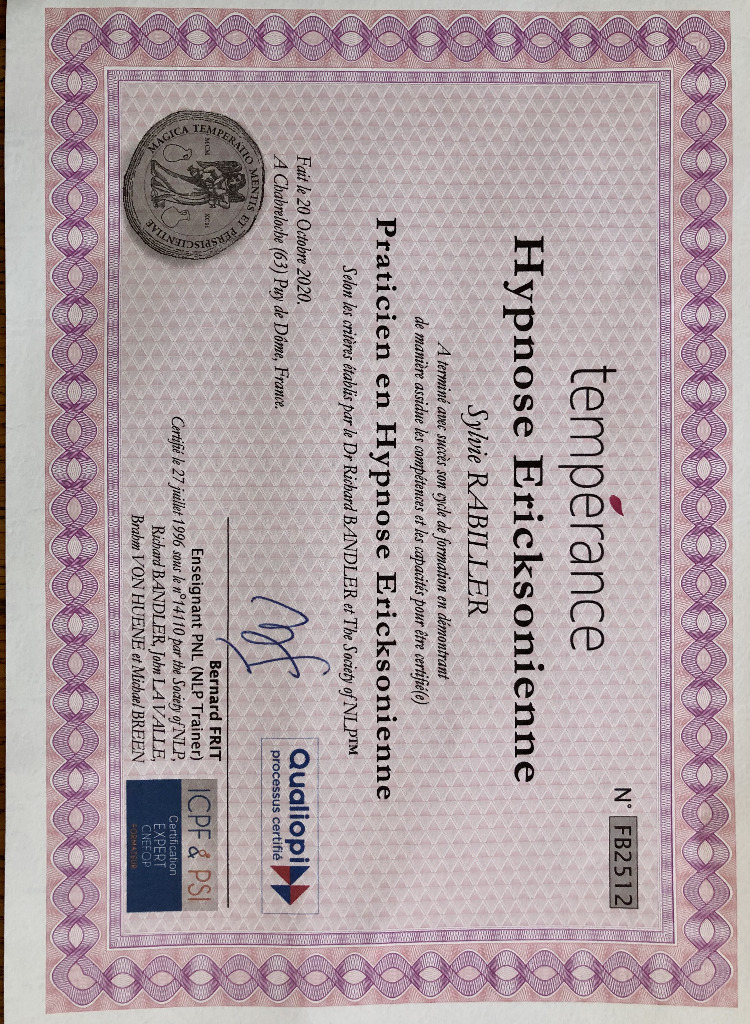 photo diplome Sylvia Legrillon-Hypnotic'Bioté