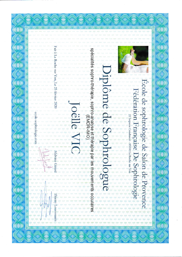 photo diplome JOELLE VIC