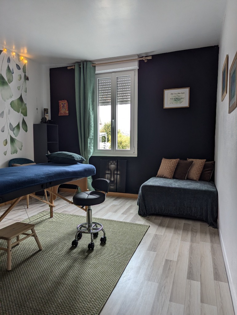 photo cabinet Reiki At Aum 