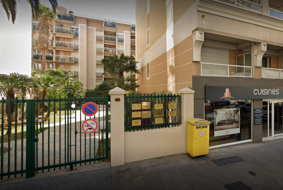 photo cabinet CATHERINE BECKER